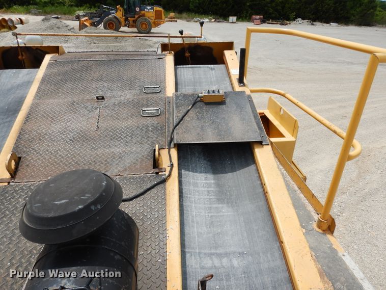 image for item DF4087 2001 Etnyre FWD  chip spreader