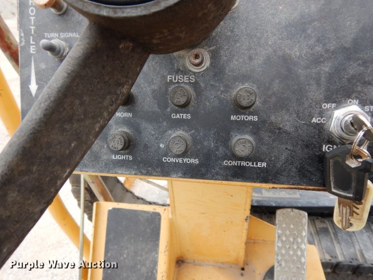 image for item DF4087 2001 Etnyre FWD  chip spreader