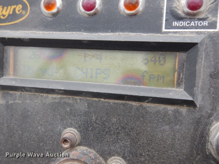 image for item DF4087 2001 Etnyre FWD  chip spreader