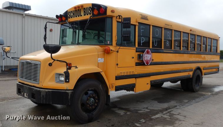 image for item DF4096 2004 Freightliner FS65  school bus
