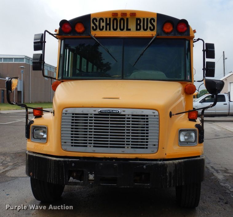 image for item DF4096 2004 Freightliner FS65  school bus