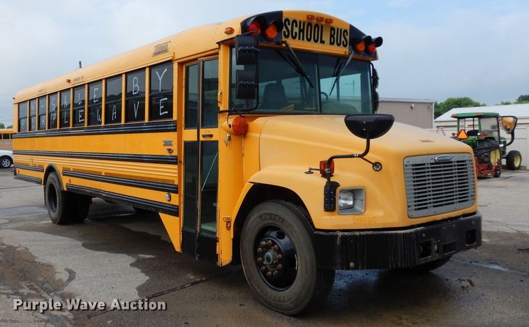 image for item DF4096 2004 Freightliner FS65  school bus
