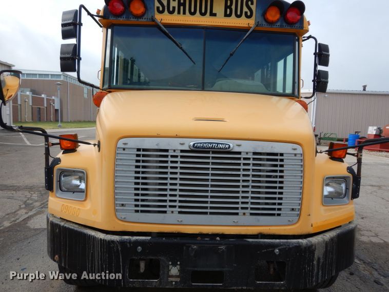 image for item DF4096 2004 Freightliner FS65  school bus