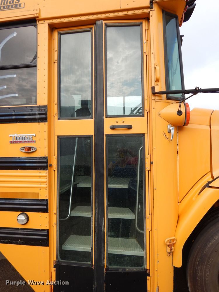 image for item DF4096 2004 Freightliner FS65  school bus