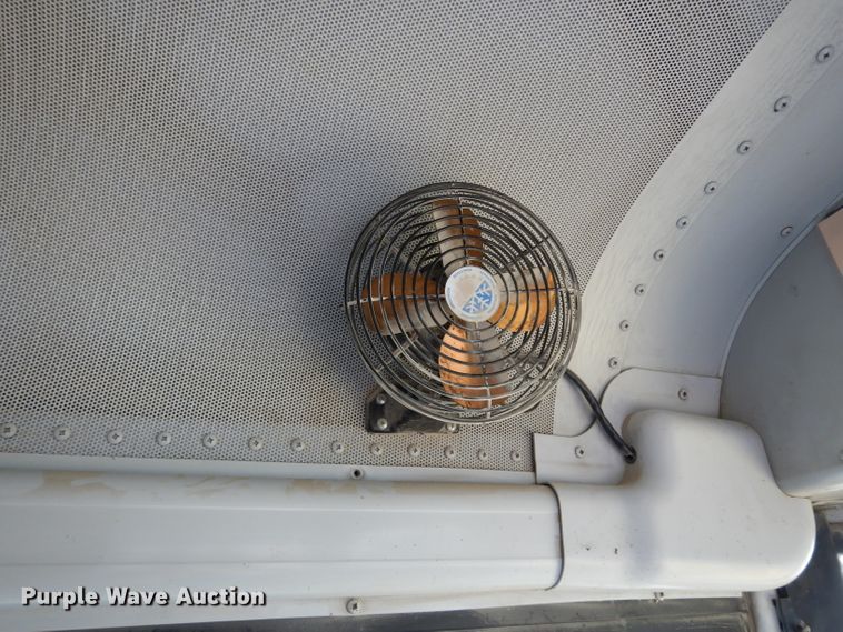 image for item DF4096 2004 Freightliner FS65  school bus