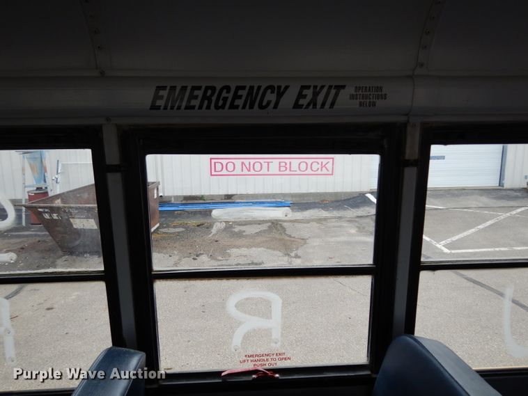 image for item DF4096 2004 Freightliner FS65  school bus