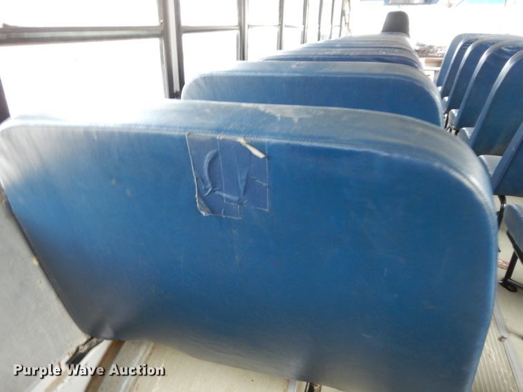 image for item DF4096 2004 Freightliner FS65  school bus