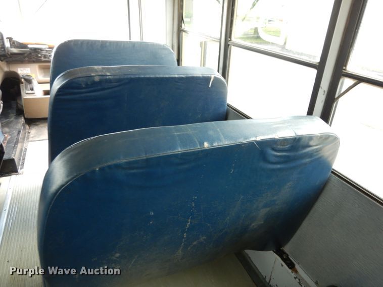 image for item DF4096 2004 Freightliner FS65  school bus