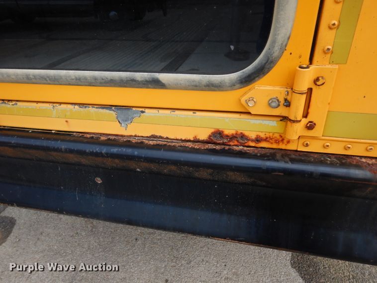 image for item DF4096 2004 Freightliner FS65  school bus