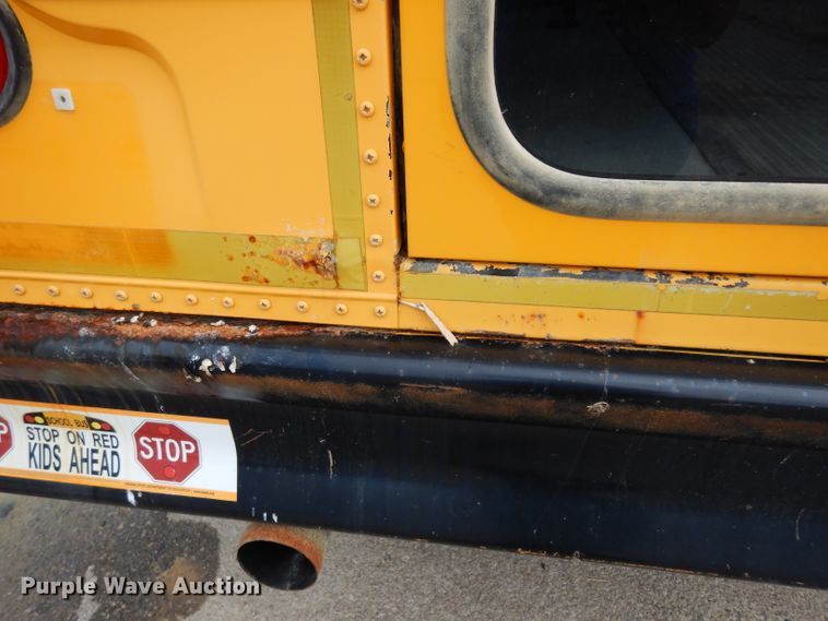 image for item DF4096 2004 Freightliner FS65  school bus