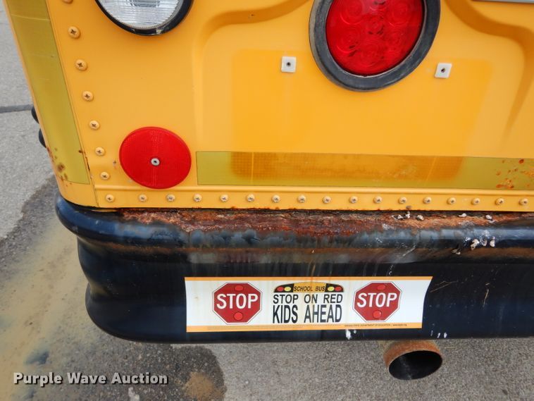 image for item DF4096 2004 Freightliner FS65  school bus