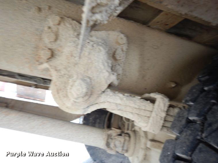 image for item DF4096 2004 Freightliner FS65  school bus