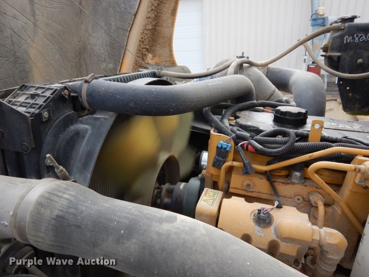 image for item DF4096 2004 Freightliner FS65  school bus