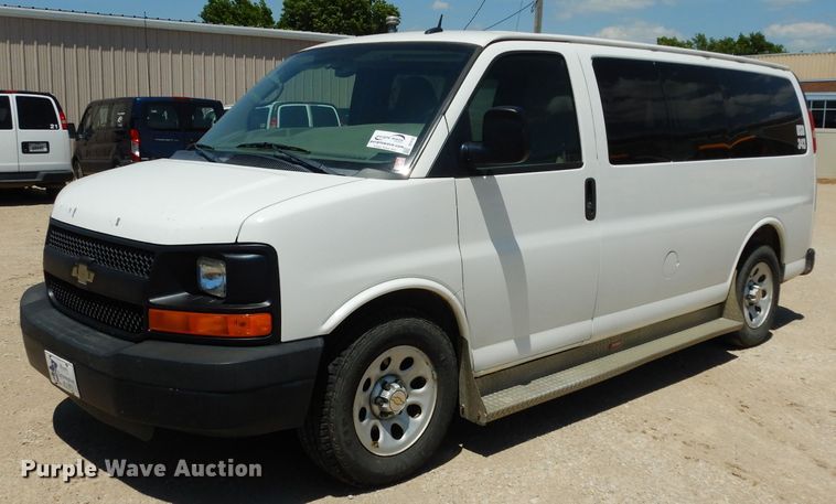 image for item DF4105 2011 Chevrolet Express 1500  van