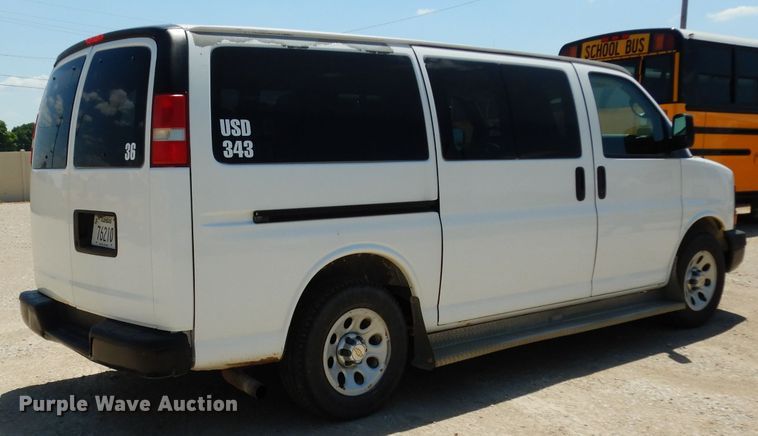 image for item DF4105 2011 Chevrolet Express 1500  van