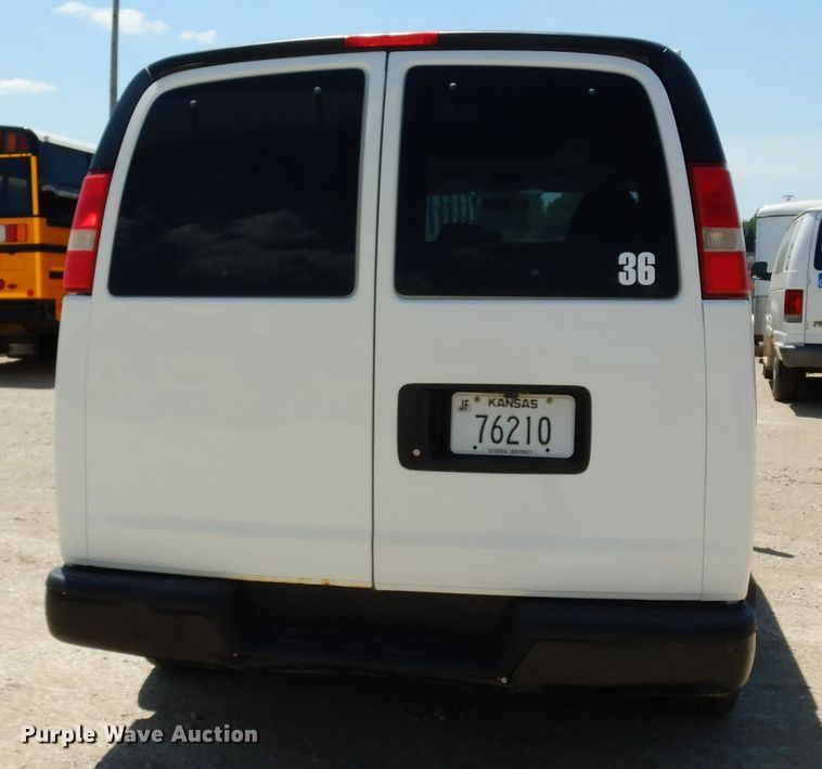 image for item DF4105 2011 Chevrolet Express 1500  van