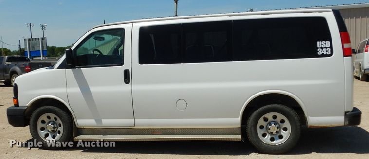 image for item DF4105 2011 Chevrolet Express 1500  van