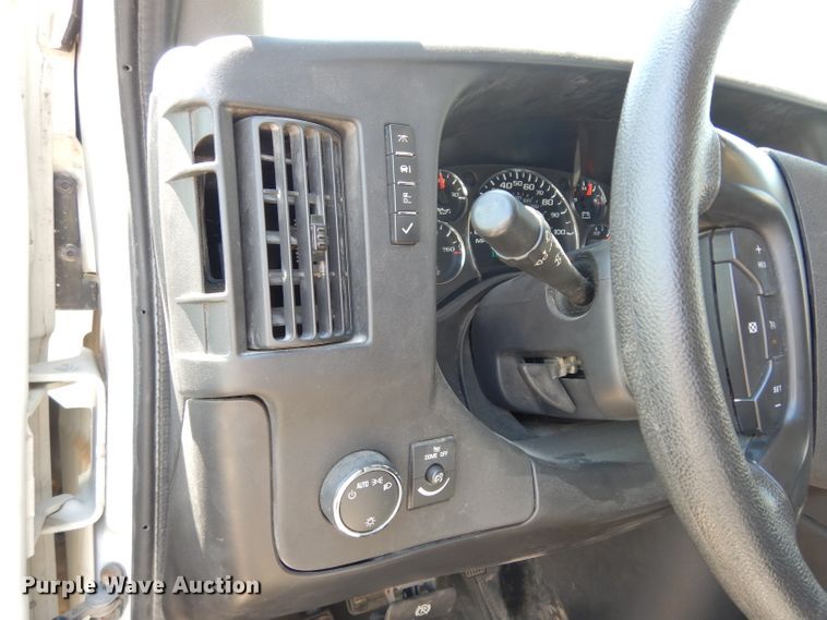 image for item DF4105 2011 Chevrolet Express 1500  van