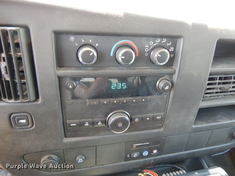 image for item DF4105 2011 Chevrolet Express 1500  van