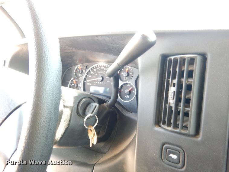 image for item DF4105 2011 Chevrolet Express 1500  van