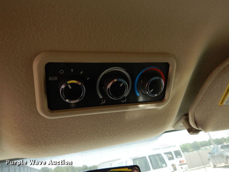 image for item DF4105 2011 Chevrolet Express 1500  van