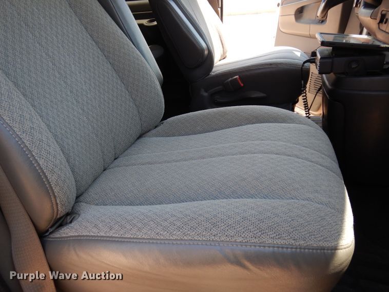 image for item DF4105 2011 Chevrolet Express 1500  van