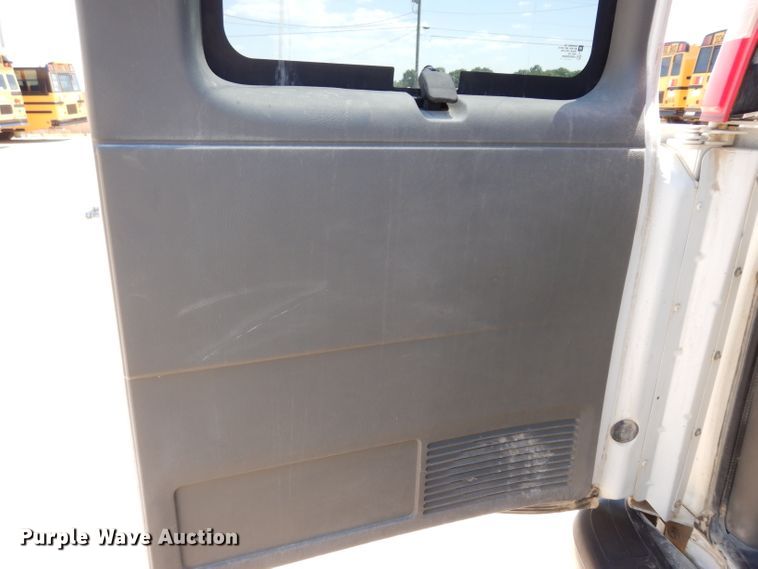 image for item DF4105 2011 Chevrolet Express 1500  van