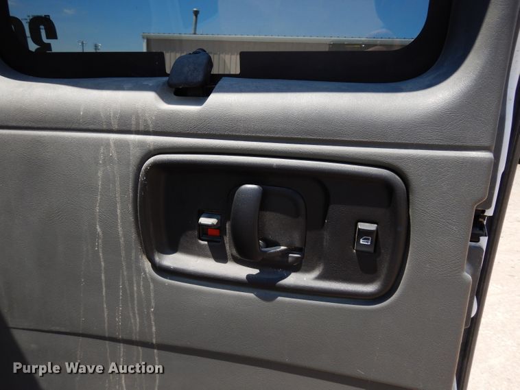 image for item DF4105 2011 Chevrolet Express 1500  van