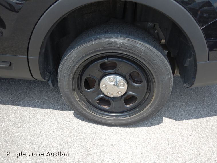 image for item DF4142 2016 Ford Explorer Police Interceptor  SUV