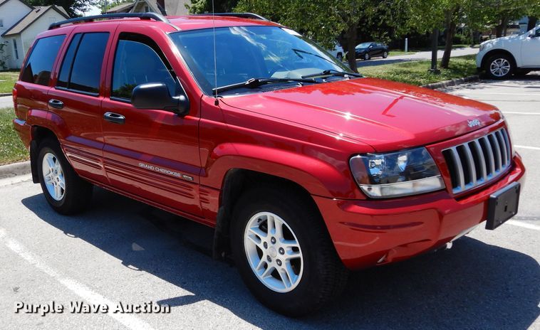 image for item DF4168 2004 Jeep Grand Cherokee SE  SUV