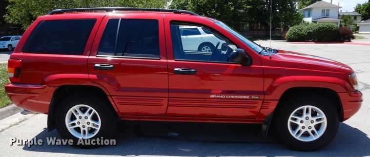image for item DF4168 2004 Jeep Grand Cherokee SE  SUV