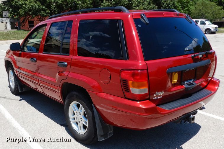 image for item DF4168 2004 Jeep Grand Cherokee SE  SUV
