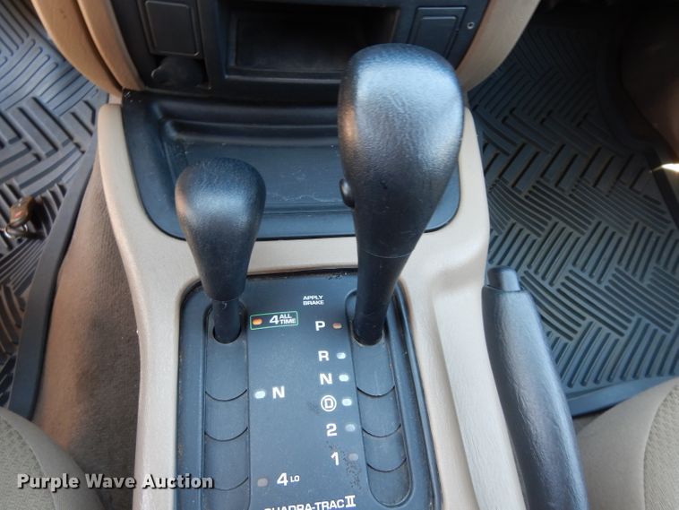 image for item DF4168 2004 Jeep Grand Cherokee SE  SUV