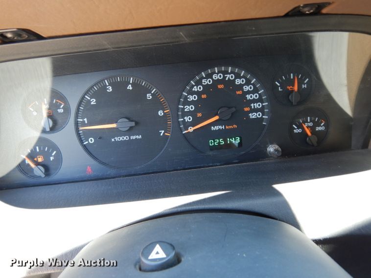 image for item DF4168 2004 Jeep Grand Cherokee SE  SUV