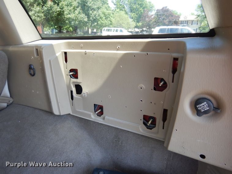 image for item DF4168 2004 Jeep Grand Cherokee SE  SUV