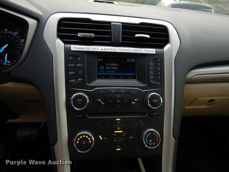 image for item DF4172 2015 Ford Fusion