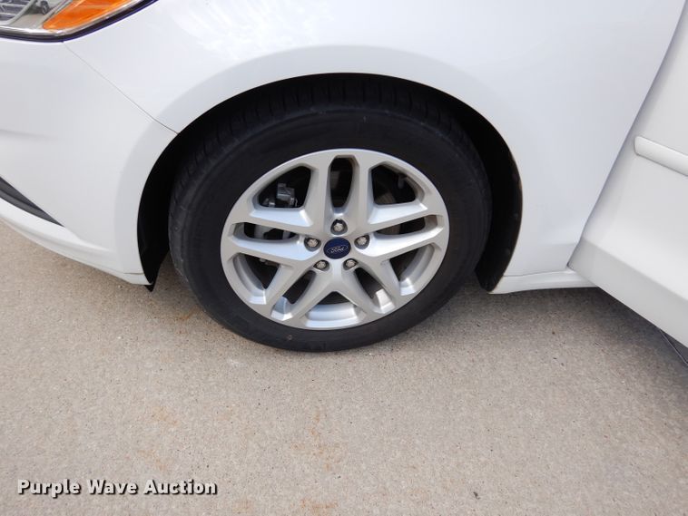 image for item DF4172 2015 Ford Fusion