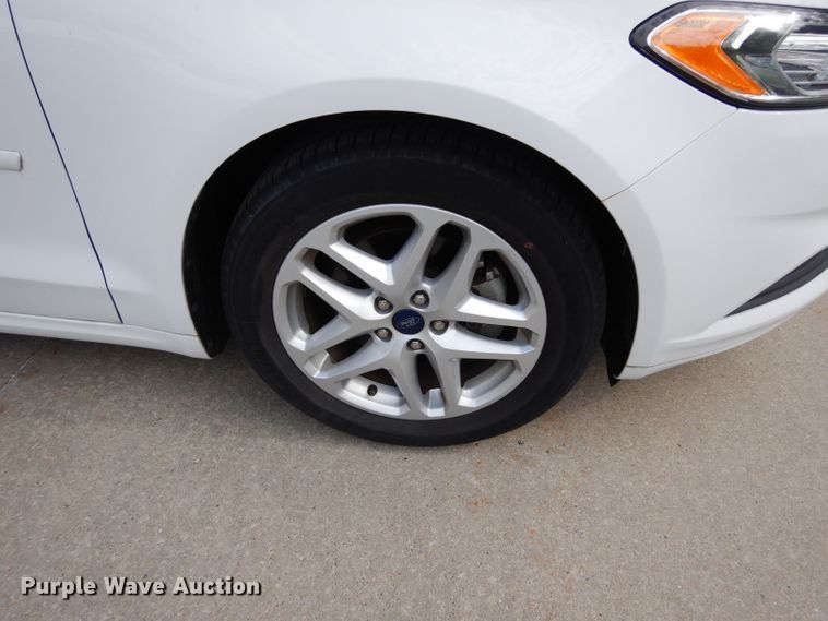 image for item DF4172 2015 Ford Fusion