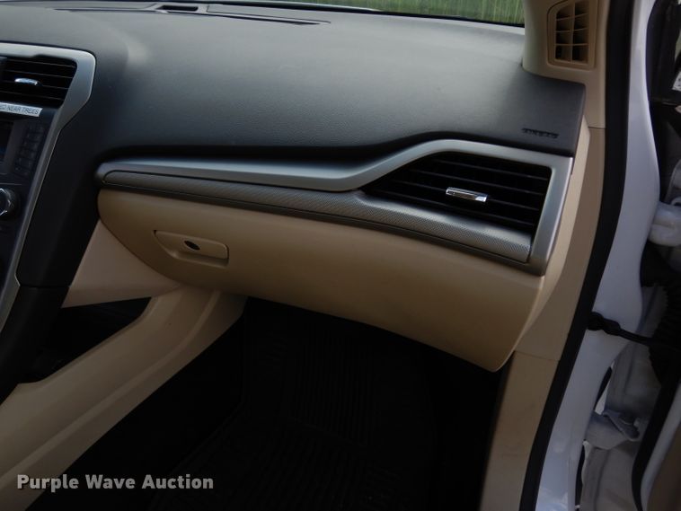 image for item DF4172 2015 Ford Fusion