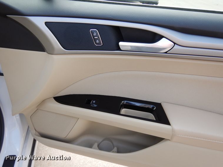 image for item DF4172 2015 Ford Fusion