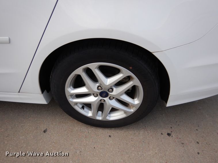 image for item DF4172 2015 Ford Fusion