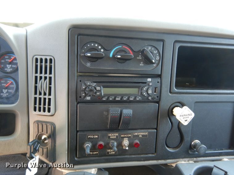 image for item DF4174 2011 International DuraStar 4400  sewer jetter truck