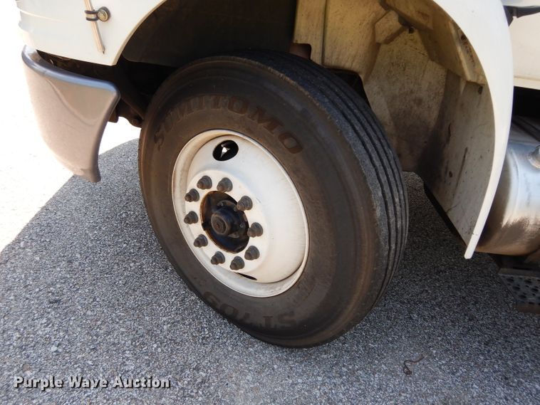 image for item DF4174 2011 International DuraStar 4400  sewer jetter truck