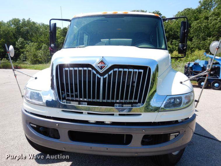 image for item DF4174 2011 International DuraStar 4400  sewer jetter truck