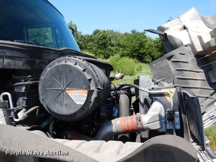 image for item DF4174 2011 International DuraStar 4400  sewer jetter truck