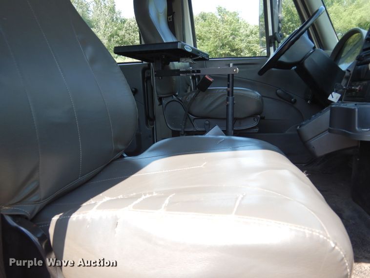 image for item DF4174 2011 International DuraStar 4400  sewer jetter truck