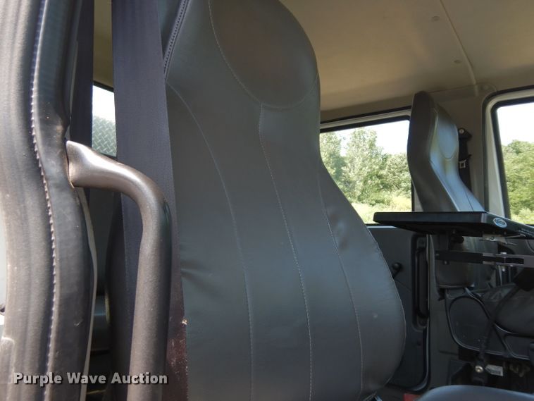 image for item DF4174 2011 International DuraStar 4400  sewer jetter truck