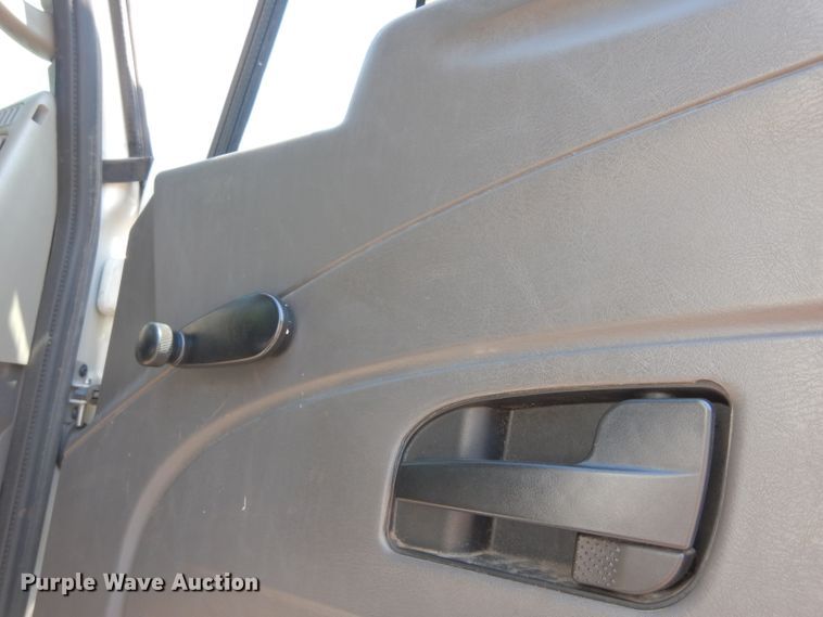 image for item DF4174 2011 International DuraStar 4400  sewer jetter truck