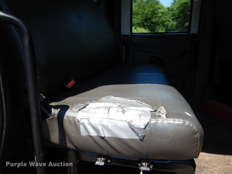 image for item DF4174 2011 International DuraStar 4400  sewer jetter truck