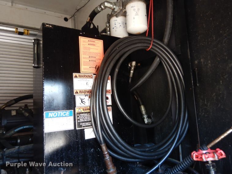 image for item DF4174 2011 International DuraStar 4400  sewer jetter truck